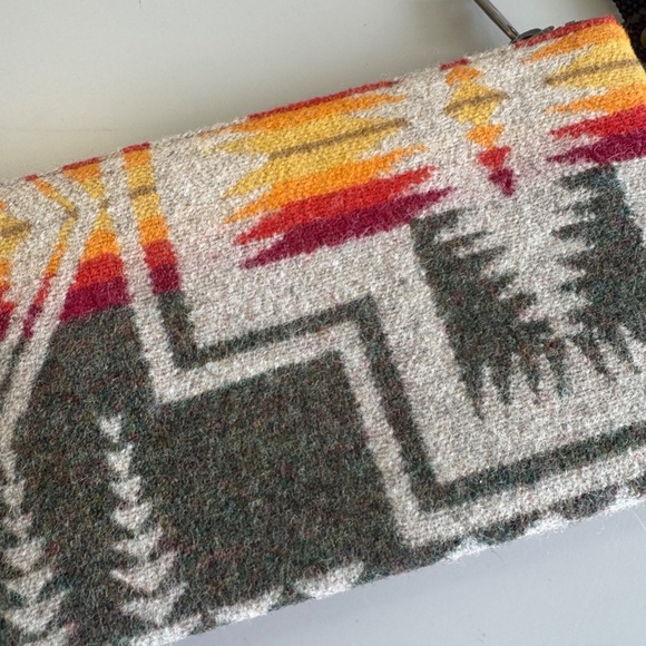 Pendleton Three Pocket Keeper Olive Wallet NWT - Picture 7 of 10